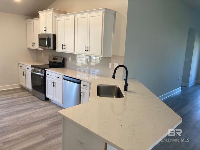 636 Mayflower Drive, Foley, AL 36535