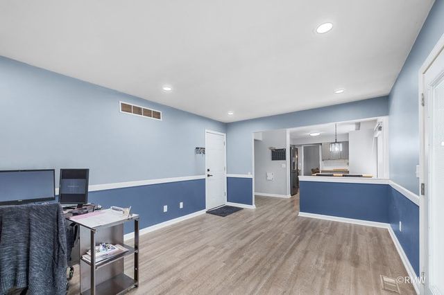 1581 Madison Avenue, St. Charles, IL 60174