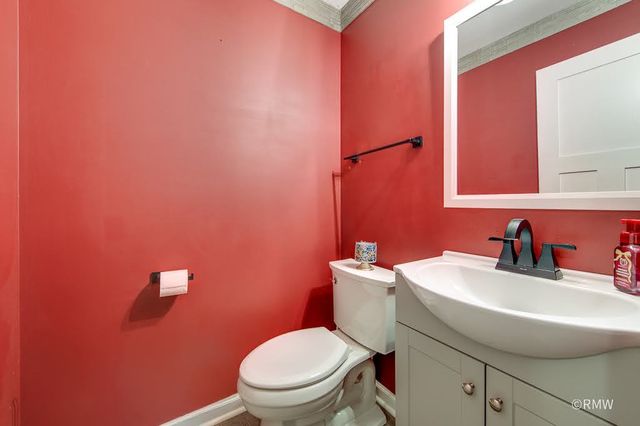 1581 Madison Avenue, St. Charles, IL 60174