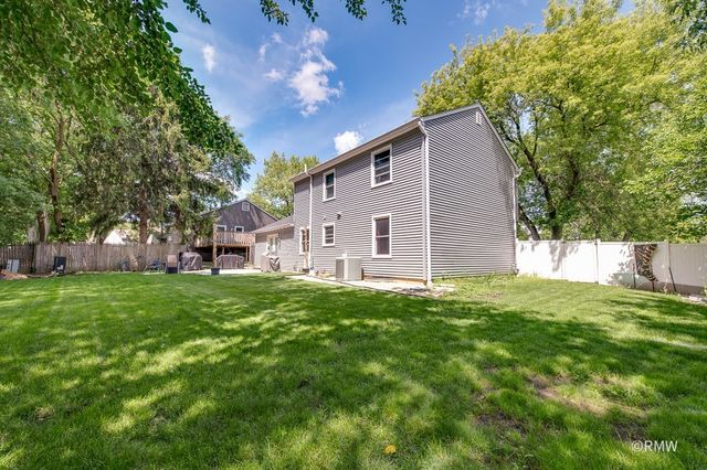 1581 Madison Avenue, St. Charles, IL 60174