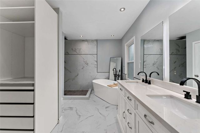 2002 Hampton St, Swissvale, PA 15218