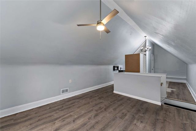 2002 Hampton St, Swissvale, PA 15218