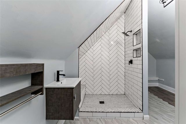 2002 Hampton St, Swissvale, PA 15218