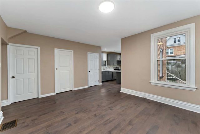 2002 Hampton St, Swissvale, PA 15218