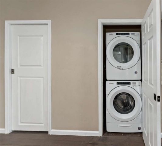 2002 Hampton St, Swissvale, PA 15218