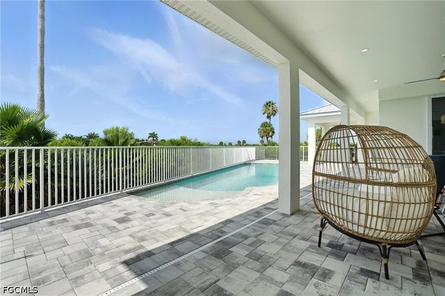 16803 Prince Phillip CT, Cape Coral, FL 33991