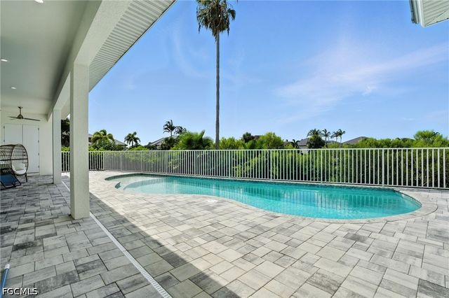 16803 Prince Phillip CT, Cape Coral, FL 33991