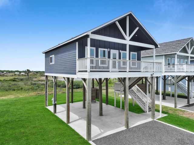 1041 Sunset Circle W, Crystal Beach, TX 77650