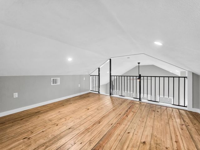 1041 Sunset Circle W, Crystal Beach, TX 77650