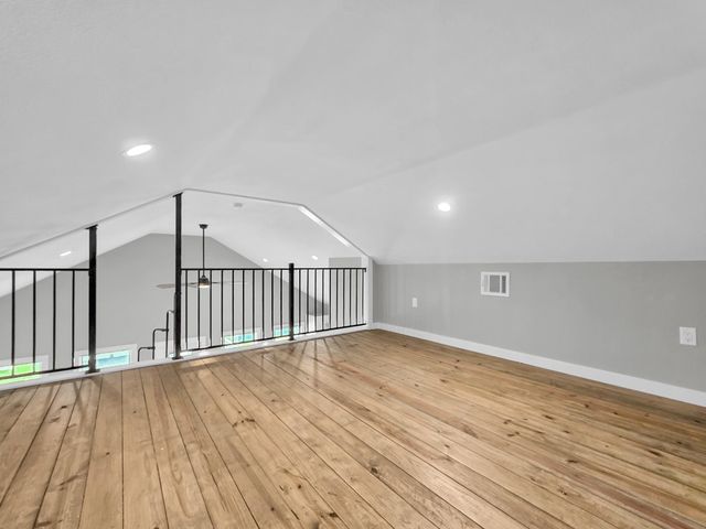 1041 Sunset Circle W, Crystal Beach, TX 77650