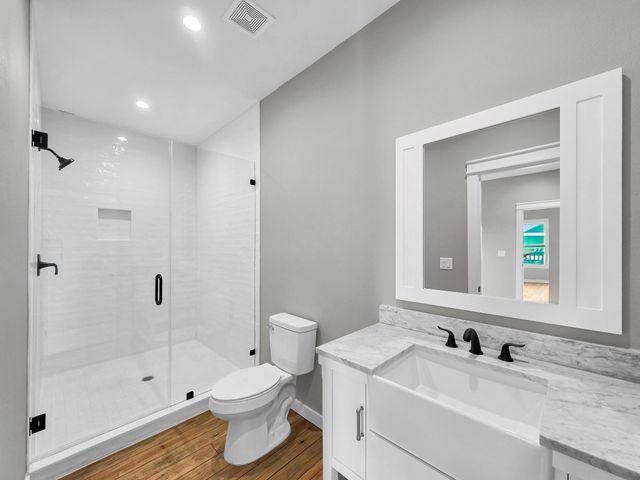 1041 Sunset Circle W, Crystal Beach, TX 77650