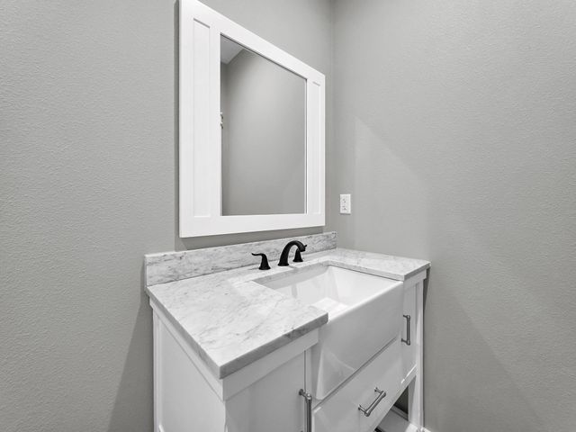 1041 Sunset Circle W, Crystal Beach, TX 77650