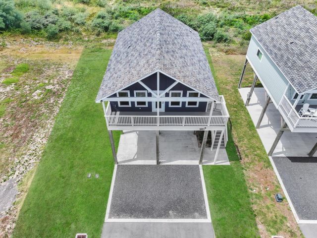 1041 Sunset Circle W, Crystal Beach, TX 77650