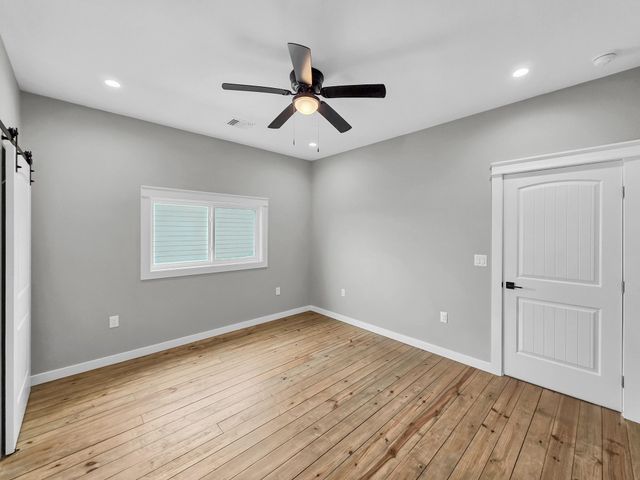 1041 Sunset Circle W, Crystal Beach, TX 77650