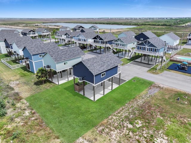 1041 Sunset Circle W, Crystal Beach, TX 77650
