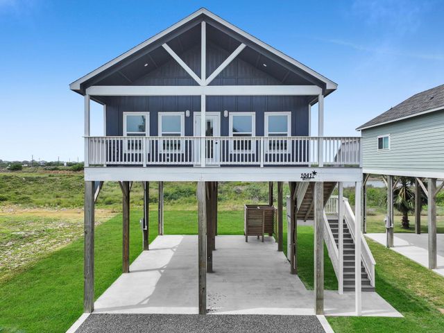 1041 Sunset Circle W, Crystal Beach, TX 77650