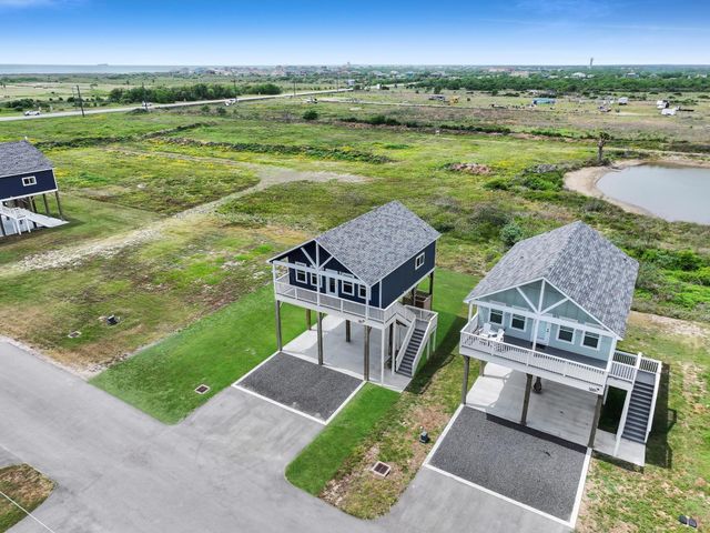 1041 Sunset Circle W, Crystal Beach, TX 77650
