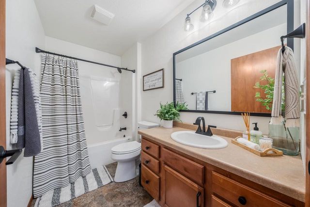 1105 SILVER BIRCH DRIVE, Menasha, WI 54952