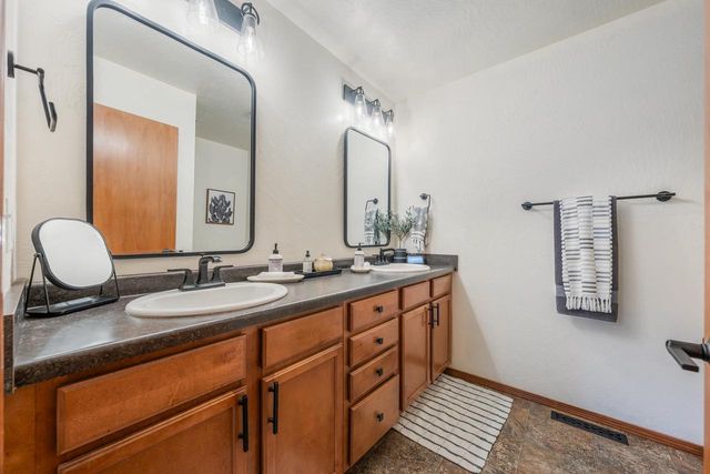 1105 SILVER BIRCH DRIVE, Menasha, WI 54952