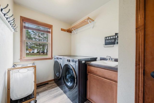 1105 SILVER BIRCH DRIVE, Menasha, WI 54952