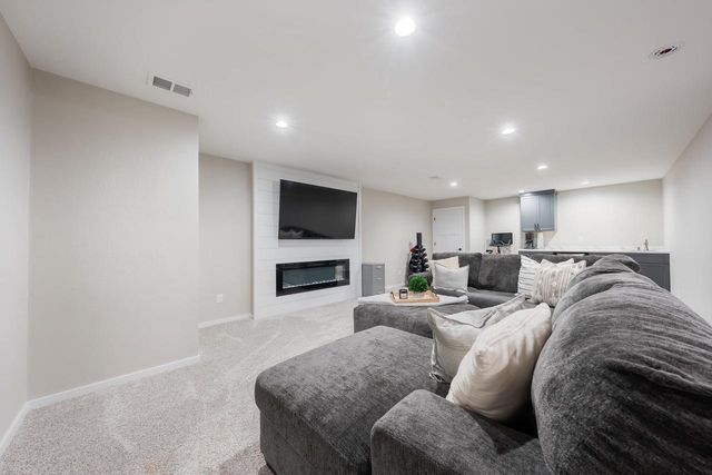 1105 SILVER BIRCH DRIVE, Menasha, WI 54952