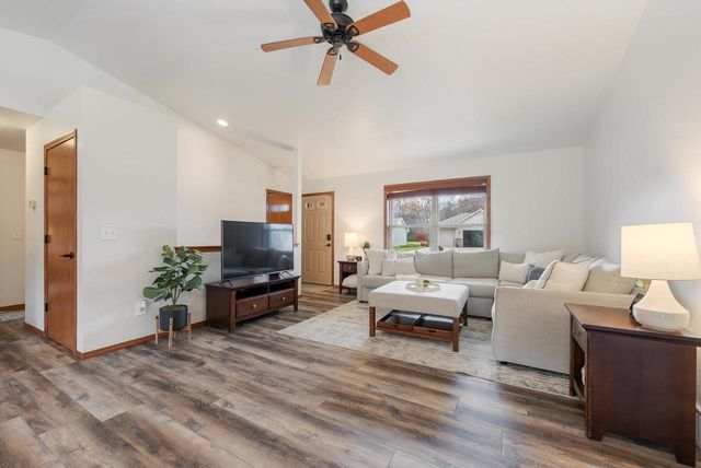 1105 SILVER BIRCH DRIVE, Menasha, WI 54952