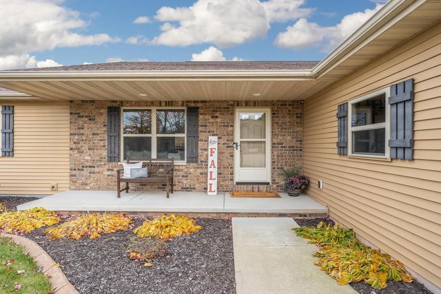 1105 SILVER BIRCH DRIVE, Menasha, WI 54952