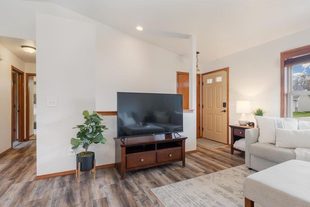 1105 SILVER BIRCH DRIVE, Menasha, WI 54952