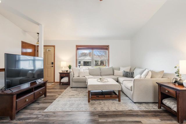 1105 SILVER BIRCH DRIVE, Menasha, WI 54952