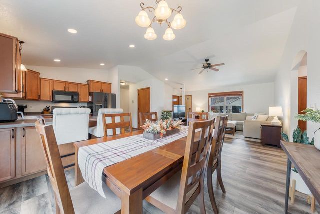 1105 SILVER BIRCH DRIVE, Menasha, WI 54952