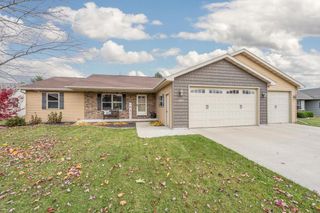 1105 SILVER BIRCH DRIVE, Menasha, WI 54952