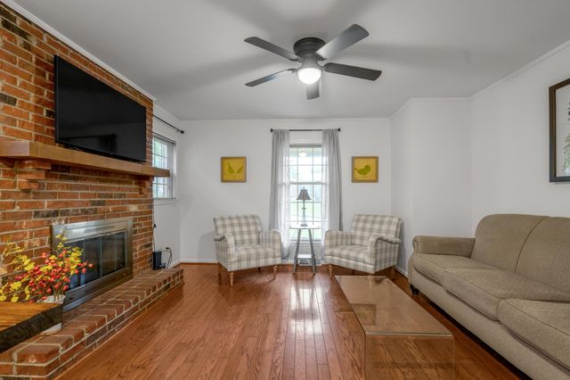 3331 Sutherland Drive, Lexington, KY 40517