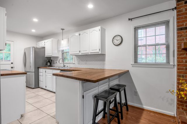 3331 Sutherland Drive, Lexington, KY 40517