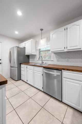 3331 Sutherland Drive, Lexington, KY 40517