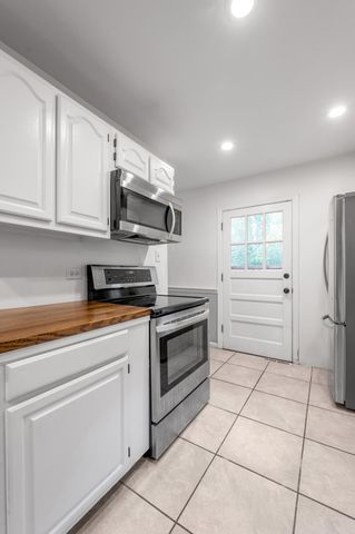 3331 Sutherland Drive, Lexington, KY 40517