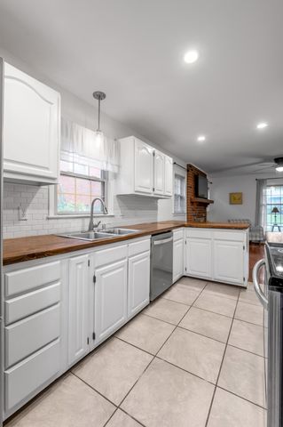 3331 Sutherland Drive, Lexington, KY 40517