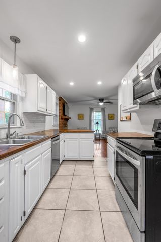 3331 Sutherland Drive, Lexington, KY 40517