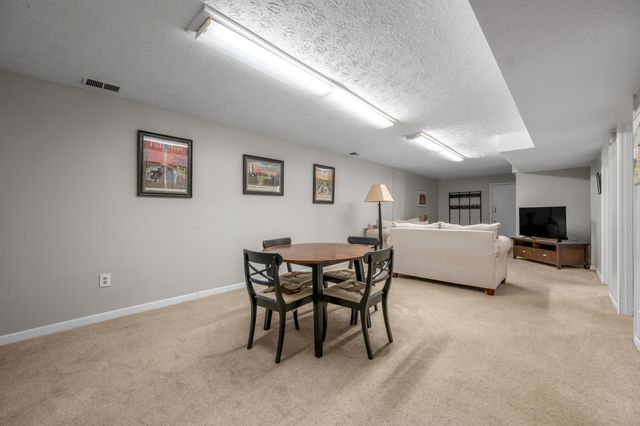 3331 Sutherland Drive, Lexington, KY 40517