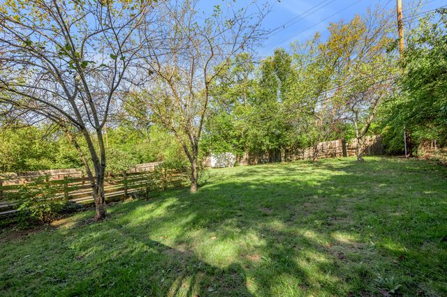 3331 Sutherland Drive, Lexington, KY 40517