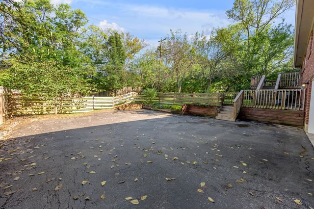 3331 Sutherland Drive, Lexington, KY 40517