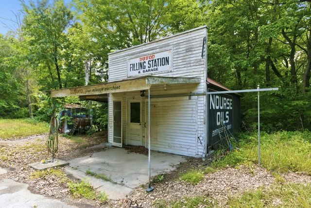3578 W Farm Road 74, Springfield, MO 65803