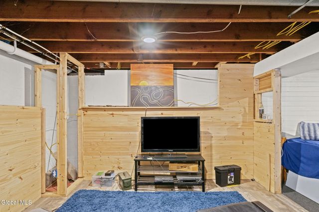 1 Hathorn Boulevard, Saratoga Springs, NY 12866