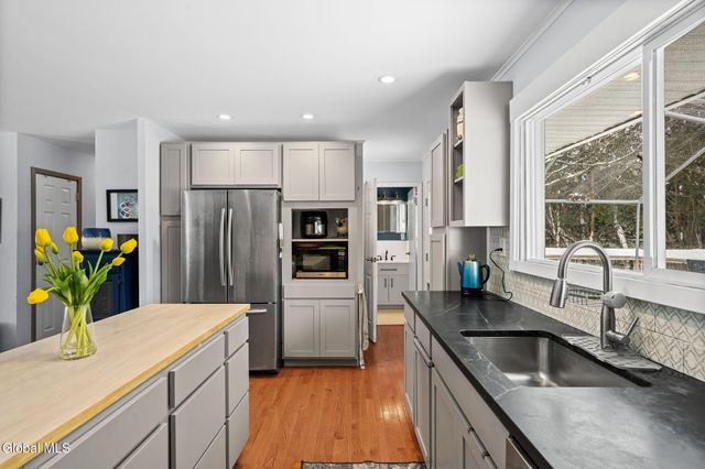 1 Hathorn Boulevard, Saratoga Springs, NY 12866