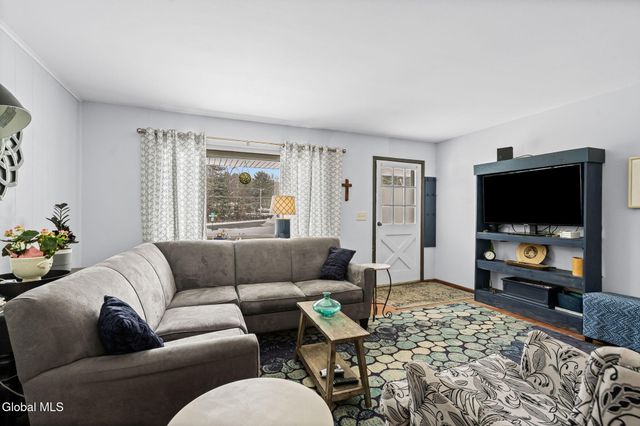 1 Hathorn Boulevard, Saratoga Springs, NY 12866