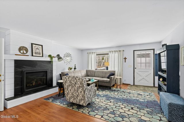 1 Hathorn Boulevard, Saratoga Springs, NY 12866