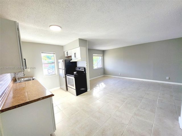 191 SW 15th St 102, Pompano Beach, FL 33060