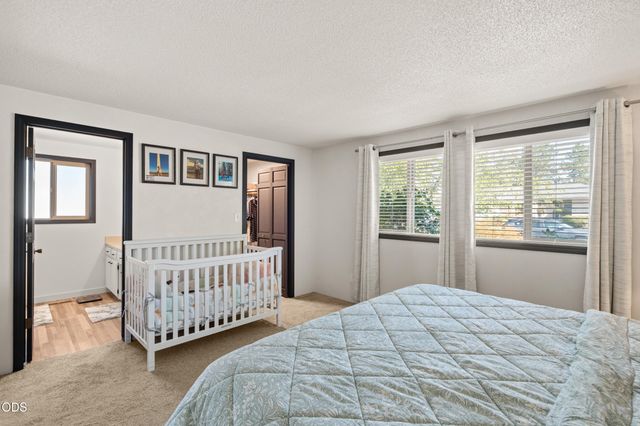 3052 Crystal Mountain Avenue, Medford, OR 97504