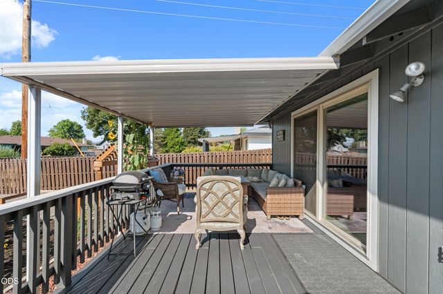 3052 Crystal Mountain Avenue, Medford, OR 97504