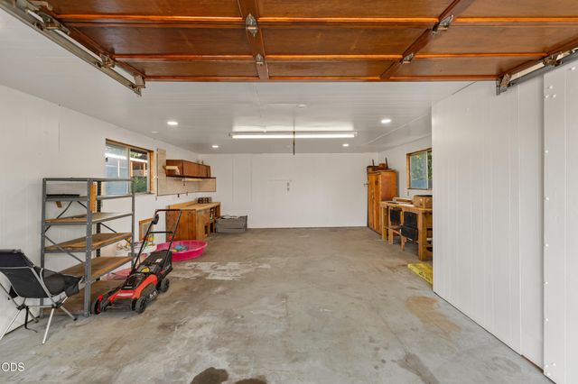 3052 Crystal Mountain Avenue, Medford, OR 97504