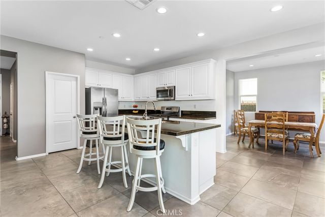402 Buena Mesa Dr, Calimesa, CA 92320